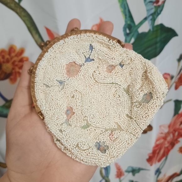 ~{Vintage}~ Mini beaded and embroidered  change purse. - Picture 5 of 9